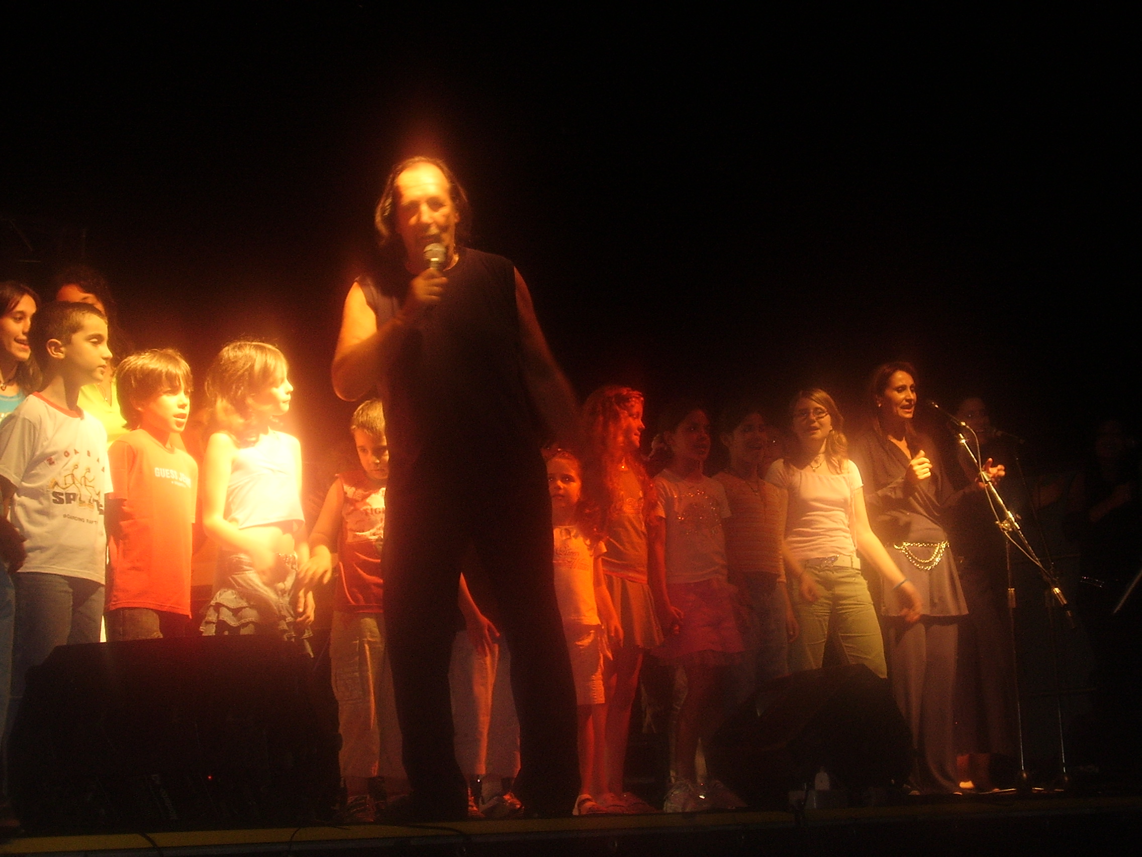 Coro Voci BIanche con Andrea Mingardi Asti